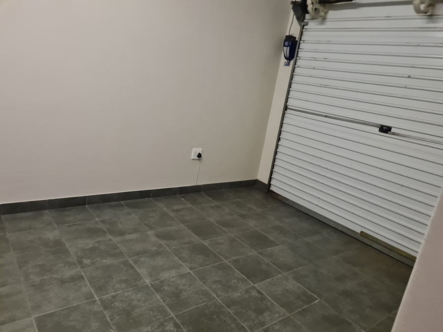 To Let 3 Bedroom Property for Rent in Wavecrest Eastern Cape